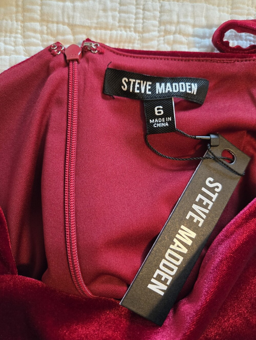 Steve Madden Red Velvet Giovanna Bubble Hem Minidress Size 6 - Picture 4 of 4